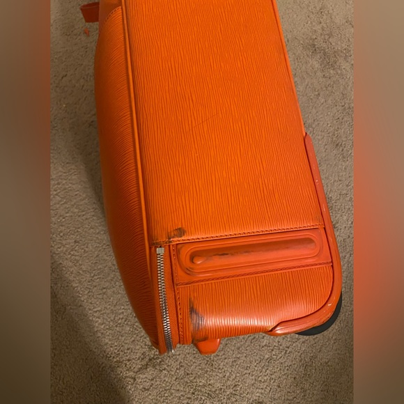 Authentic Louis Vuitton carryon luggage - Picture 7 of 8